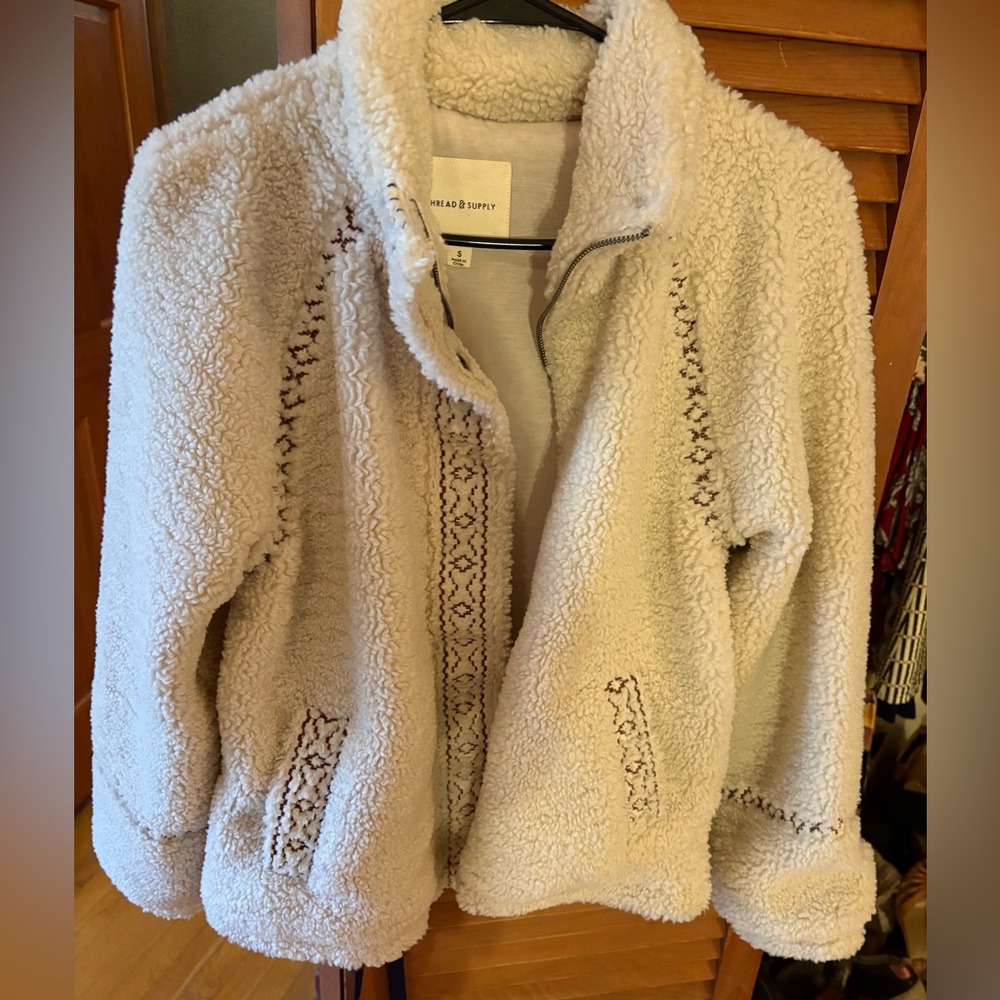 Cozy Cream Sherpa Jacket Thread & Supply size small - Picture 4 of 4